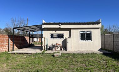 Casa en venta en Guemes y C. Merti - dos dormitorios un baño