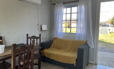 Casa en venta en Guemes y C. Merti - dos dormitorios un baño