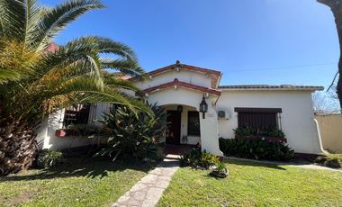 Casa 4 Ambientes en Bella Vista