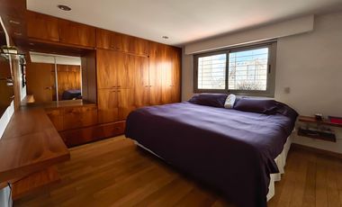 Piso alto en Recoleta con balcón corrido, cochera y seguridad 24 hs
