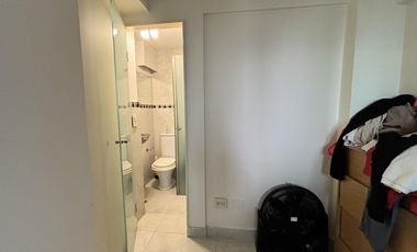 Piso alto en Recoleta con balcón corrido, cochera y seguridad 24 hs