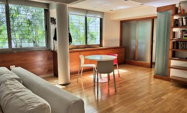 Piso alto en Recoleta con balcón corrido, cochera y seguridad 24 hs