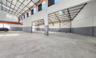 Alquiler Deposito de 2600 m2, A pocos metros de Caminito y de la zona turistica de la Boca,