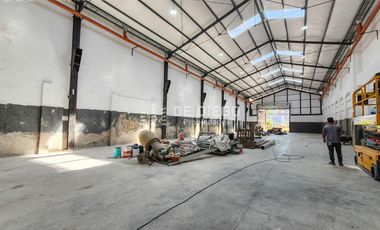 Alquiler Deposito de 2600 m2, A pocos metros de Caminito y de la zona turistica de la Boca,