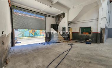 Alquiler Deposito de 2600 m2, A pocos metros de Caminito y de la zona turistica de la Boca,