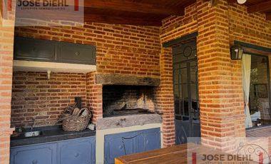 Residencia  Premium Amoblada  – Parque de 3.000 m²