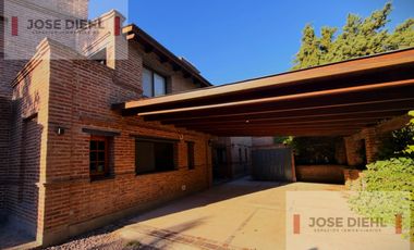 Residencia  Premium Amoblada  – Parque de 3.000 m²