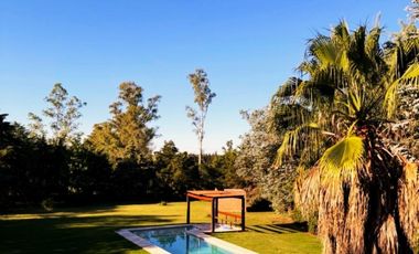Residencia  Premium Amoblada  – Parque de 3.000 m²