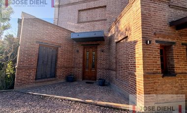 Residencia  Premium Amoblada  – Parque de 3.000 m²