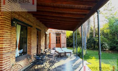 Residencia  Premium Amoblada  – Parque de 3.000 m²