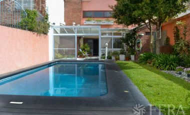 Venta casa 5 ambientes con cochera y piscina en Quilmes