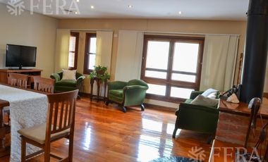 Venta casa 5 ambientes con cochera y piscina en Quilmes