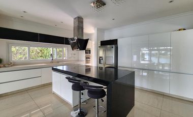Casa en barrio Los Alisos, Nordelta - Alquiler - venta