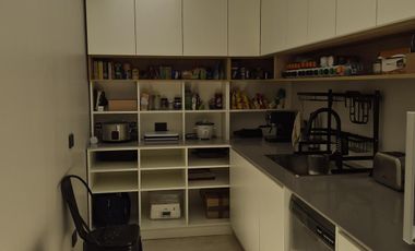 3 dormitorios en suite , escritorio/huéspedes/dependencias,gimnasio. Galería en L, Fogonero piscina