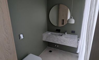 3 dormitorios en suite , escritorio/huéspedes/dependencias,gimnasio. Galería en L, Fogonero piscina