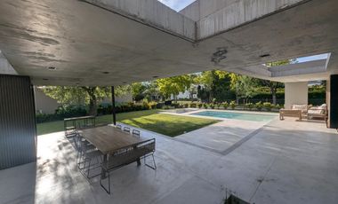 3 dormitorios en suite , escritorio/huéspedes/dependencias,gimnasio. Galería en L, Fogonero piscina