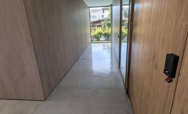 3 dormitorios en suite , escritorio/huéspedes/dependencias,gimnasio. Galería en L, Fogonero piscina