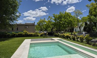 3 dormitorios en suite , escritorio/huéspedes/dependencias,gimnasio. Galería en L, Fogonero piscina