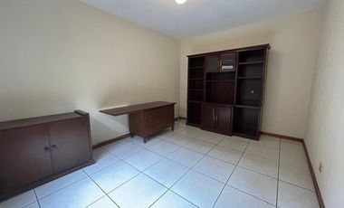 Casa en venta de una planta en Residencial Juan Manuel