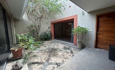 Casa en venta de una planta en Residencial Juan Manuel
