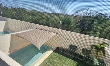 Casa en condominio en Venta con alberca y jardín Conkal Mérida Yucatán