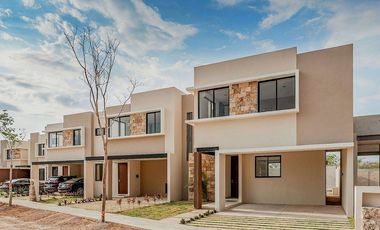 Casa en condominio en Venta con alberca y jardín Conkal Mérida Yucatán