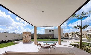 Casa en condominio en Venta con alberca y jardín Conkal Mérida Yucatán