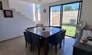 Casa en condominio en Venta con alberca y jardín Conkal Mérida Yucatán