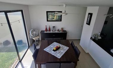 Casa en condominio en Venta con alberca y jardín Conkal Mérida Yucatán