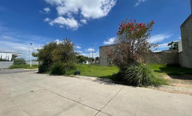 Terreno Comercial en Venta en Parques de Tesistan