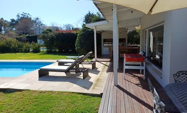 Casa en Venta 4 ambientes con dependencia - Abril Club De Campo