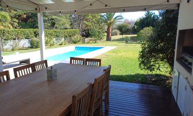 Casa en Venta 4 ambientes con dependencia - Abril Club De Campo