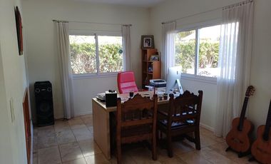 Casa en Venta 4 ambientes con dependencia - Abril Club De Campo