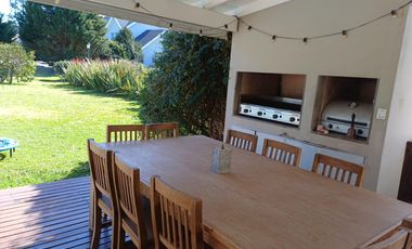 Casa en Venta 4 ambientes con dependencia - Abril Club De Campo