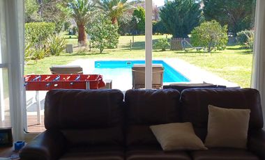Casa en Venta 4 ambientes con dependencia - Abril Club De Campo