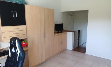 Casa en Venta 4 ambientes con dependencia - Abril Club De Campo