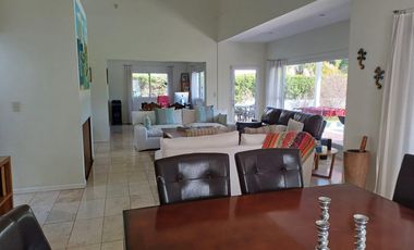 Casa en Venta 4 ambientes con dependencia - Abril Club De Campo