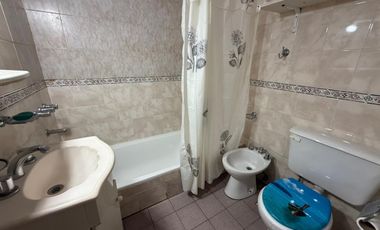 Departamento de 2 ambientes con balcón y espacio guarda coche en Wilde