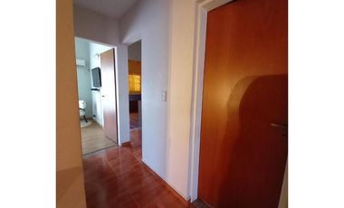 AMPLIO TRIPLEX 5 AMBIENTES.  CON PATIO Y COCHERA