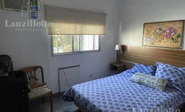 Chalet 5 ambientes con piscina en Sarandi