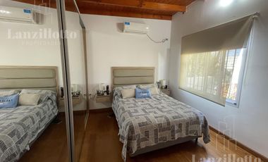 Chalet 5 ambientes con piscina en Sarandi
