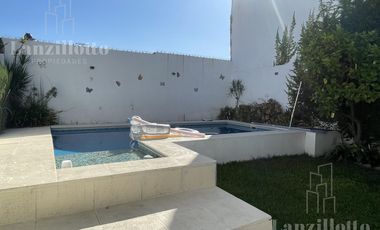 Chalet 5 ambientes con piscina en Sarandi