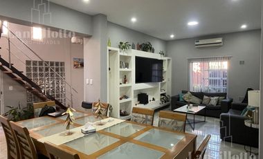 Chalet 5 ambientes con piscina en Sarandi