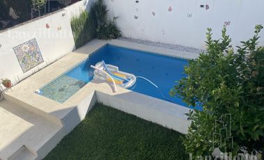 Chalet 5 ambientes con piscina en Sarandi