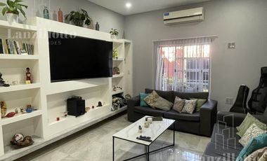 Chalet 5 ambientes con piscina en Sarandi