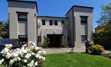 Alquiler Enero 2026 - Casa estilo Moderno - Barrio La Lomada de Pilar