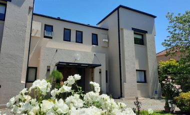 Alquiler Enero 2026 - Casa estilo Moderno - Barrio La Lomada de Pilar