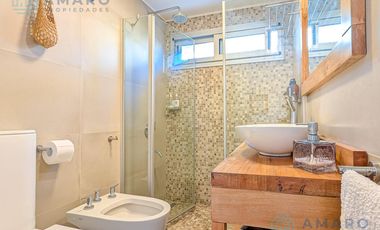 VENTA · CASA ·  4 DORMITORIOS · QUINCHO · PISCINA · FONDO NORTE · FUNES