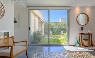 VENTA · CASA ·  4 DORMITORIOS · QUINCHO · PISCINA · FONDO NORTE · FUNES