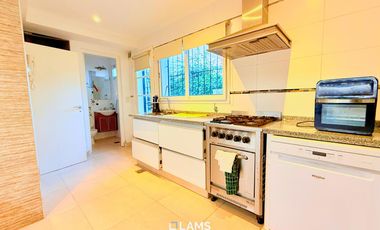 Chalet 5 ambientes en Venta - Barrio Los Troncos